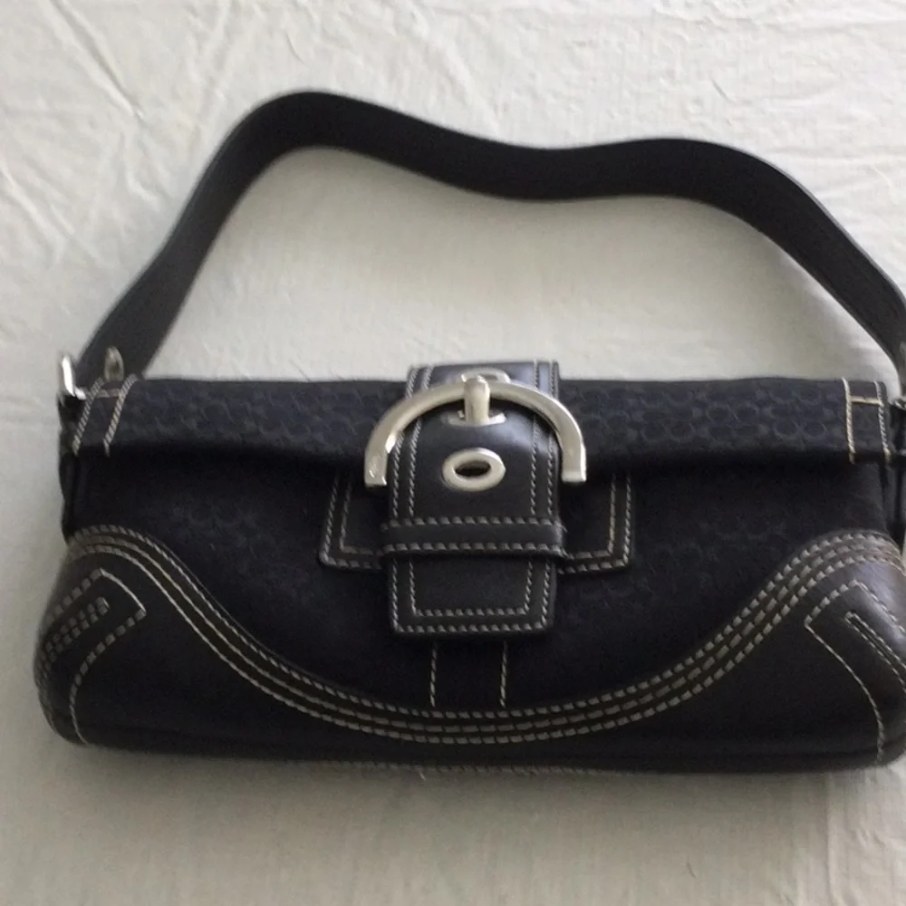 Stylish Black Coach Vintage Signature Women's Handbag